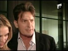 Charlie Sheen a pledat nevinovat la acuzatiile sotiei