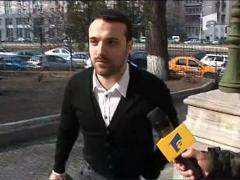 Andrei Tardea da tarcoale prin campusul studentesc