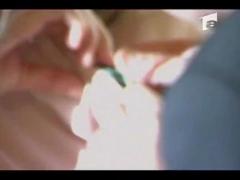 Moment stanjenitor pentru ministrul francez  Frederic Mitterrand