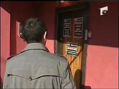 Tineri e suspectat de proxenetism