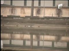 Curaj nebun! S-a aruncat in Jiu pentru a salva o femeie!