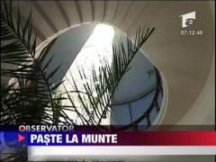 Paste la munte