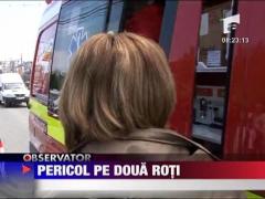 A intrat cu scuterul intr-o masina