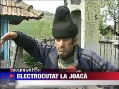 Electrocutat la joaca