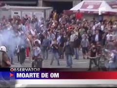 Trei oameni au murit in violentele de strada din Grecia