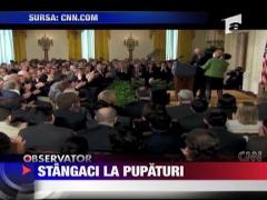 Barack Obama, stangaci la pupaturi