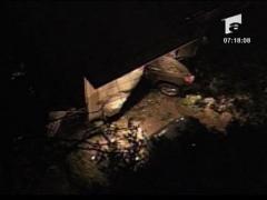 Gravida, beata, cu masina in casa