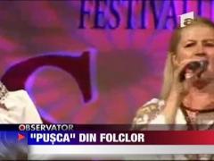 "Pusca si cureaua lata" nu poate fi revendicata de niciun cantaret