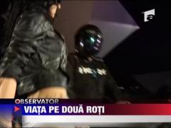 Motoare puternice si fete frumoase - cea mai tare prezentare de moda