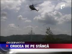 O cruce inalta cat un bloc cu patru etaje, montata in Arges