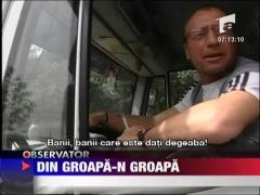 Din groapa-n groapa