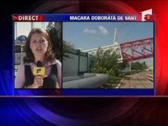 Macara doborata de vant