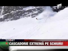 Cascadorie extrema pe schiuri!