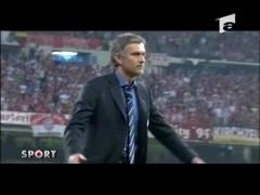 Striptease pentru Mourinho!