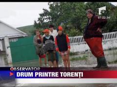 Drum printre torenti (foto Raed Krishan)