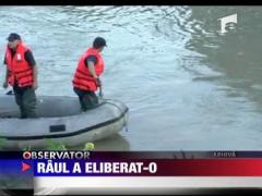 Trupul uneia din fetitele inecate ieri in Ialomita a fost gasit