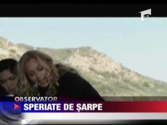 Salma Hayek speriata de un sarpe