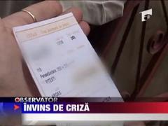 Invins de criza! Si-a infipt un cutit in piept