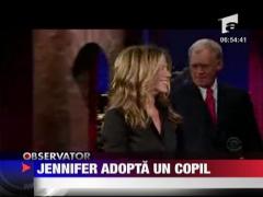 Jennifer adopta un copil