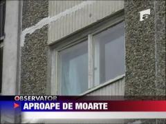 O fetita de 2 ani a supravietuit unei cazaturi de la etajul 6