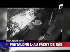 Hot nepriceput! Pantalonii l-au facut de ras