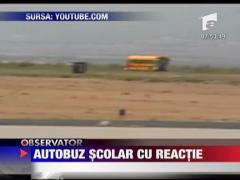 Autobuz scolar cu reactie