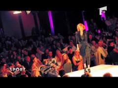 Prezentare de moda inedita! Super tenismenele!