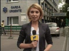 Colegii politistul din Targoviste lovit de un interlop, in fata spitalului in semn de solidaritate