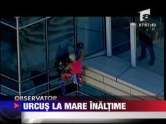 A escaladat o cladire cu 58 de etaje