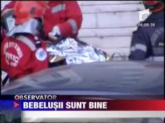 Doi bebelusi externati