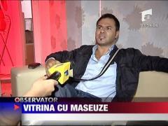 Salon de masaj cu maseuze in vitrina