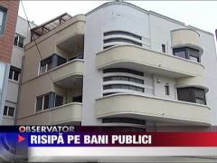 Subalternii lui Boc, case de lux pe bani publici