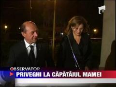 Priveghi la capataiul mamei