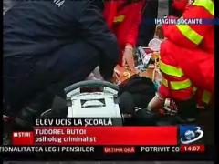 Craiova: Doi elevi injunghiati in fata Liceului Tudor Arghezi