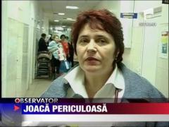 Un copil de 13 ani s-a electrocutat dupa ce s-a suit pe un vagon