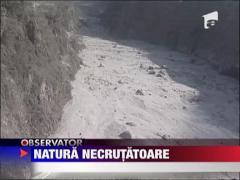 Dubla catastrofa naturala in Indonezia: tsunami si eruptia unui vulcan