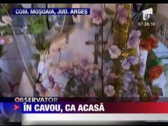 Un batran s-a mutat in cavou sa fie mai aproape de sotie