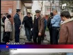 O femeie a cazut pe fereastra in timp ce facea curat