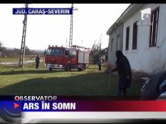 Batran de 68 de ani ars in somn