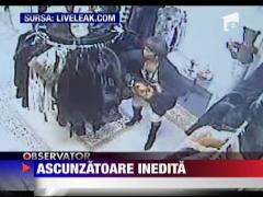 Cu haina de blana in chiloti