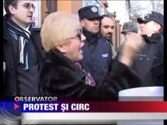 Protest si circ la poarta deputatului