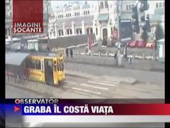 IMAGINI SOCANTE / Pieton lovit de masina