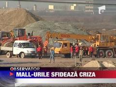 Mall-urile sfideaza criza