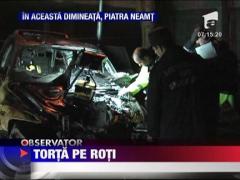 Masina incendiata la Piatra-Neamt