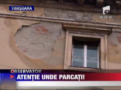 Autoturism de lux acoperit de moloz in Timisoara