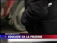 Elev tuns cu forta de profesoara