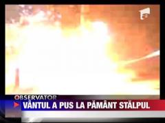 Vantul a pornit un incendiu pe soseaua Cotroceni