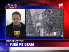 O fata de 14 ani a cazut de la etajul trei