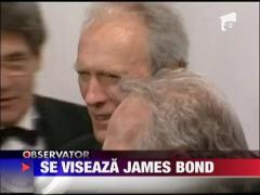 Clint Eastwood se viseaza James Bond