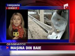 A intrat cu masina in baia casei